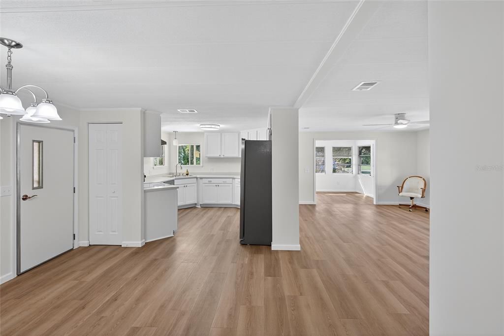 待售: $186,000 (2 贝兹, 2 浴室, 1344 平方英尺)