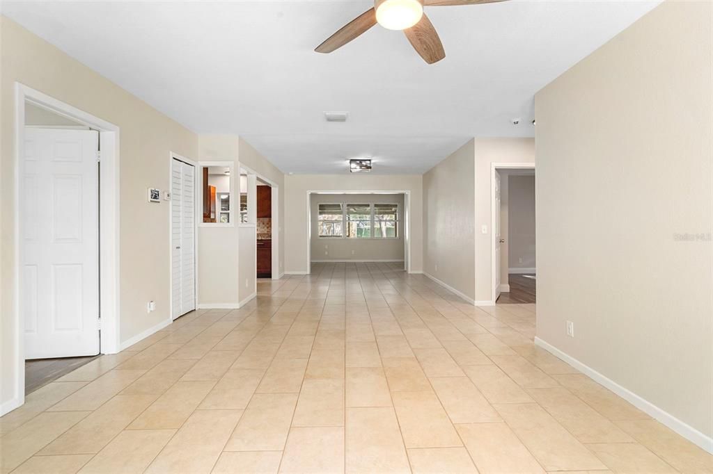 Active With Contract: $350,000 (4 beds, 2 baths, 1598 Square Feet)