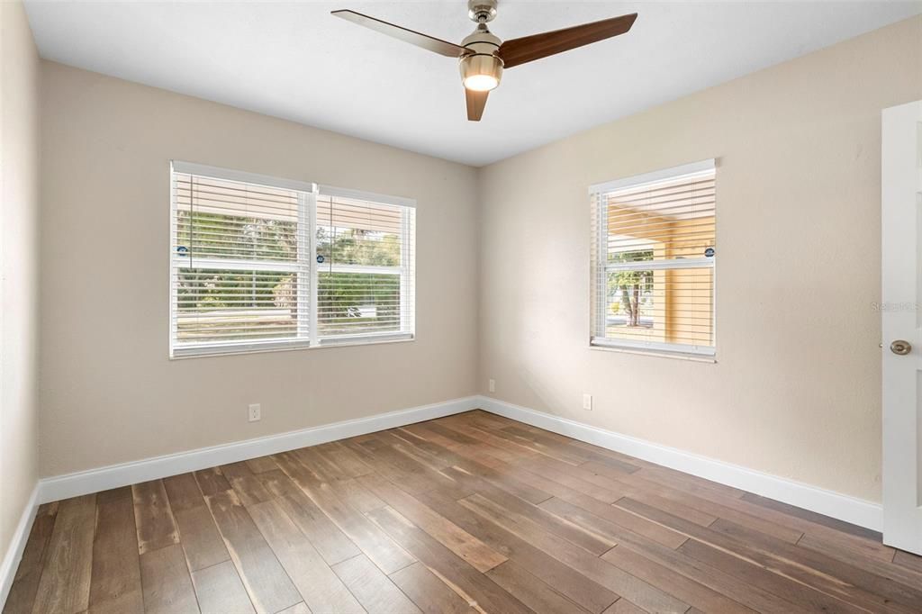 Active With Contract: $350,000 (4 beds, 2 baths, 1598 Square Feet)