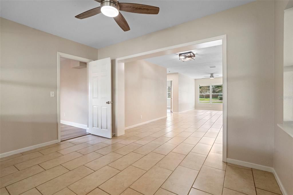 Active With Contract: $350,000 (4 beds, 2 baths, 1598 Square Feet)