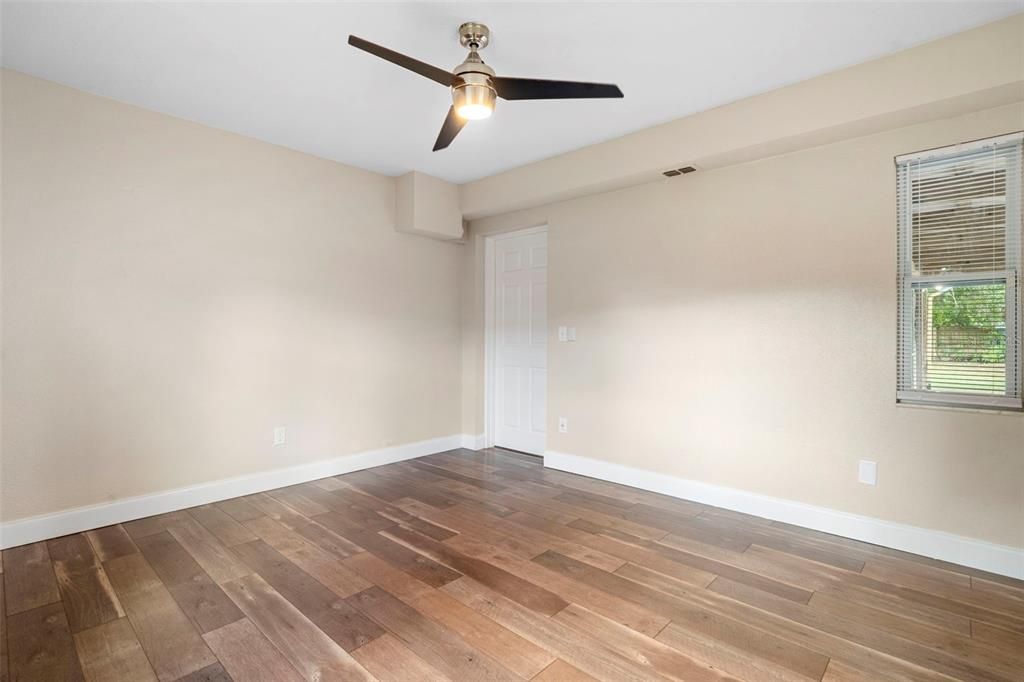 Active With Contract: $350,000 (4 beds, 2 baths, 1598 Square Feet)