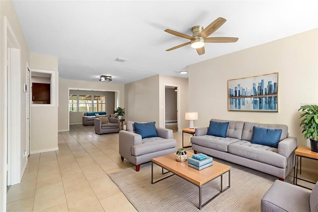 Active With Contract: $350,000 (4 beds, 2 baths, 1598 Square Feet)