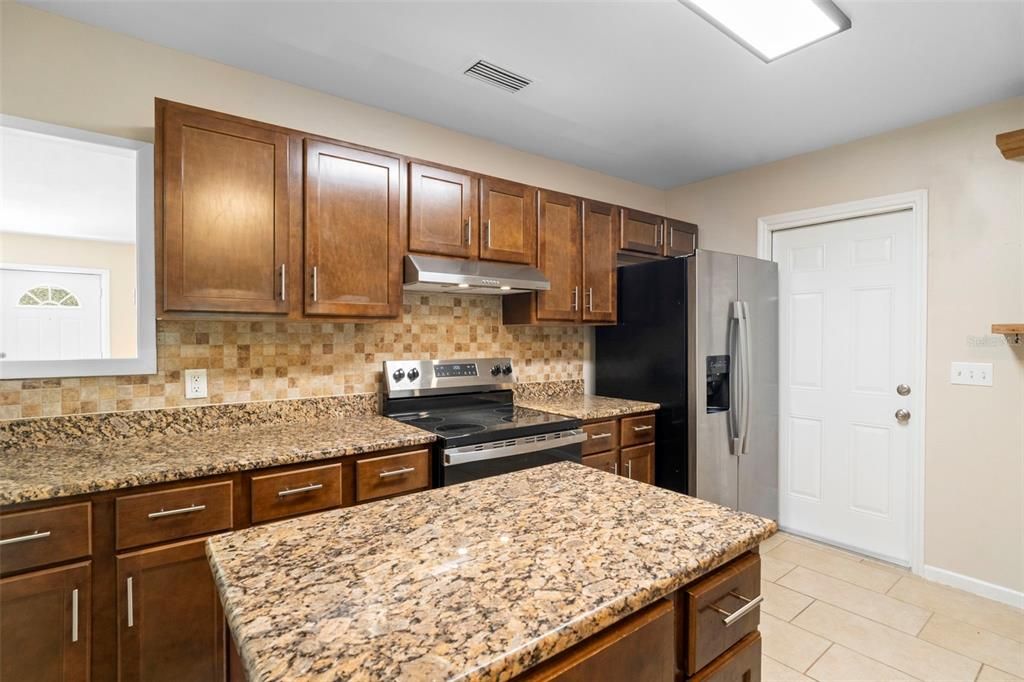 Active With Contract: $350,000 (4 beds, 2 baths, 1598 Square Feet)