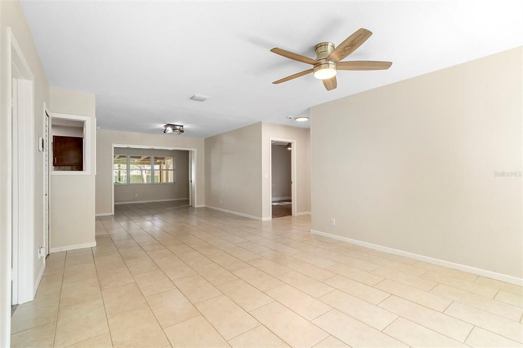 Active With Contract: $350,000 (4 beds, 2 baths, 1598 Square Feet)