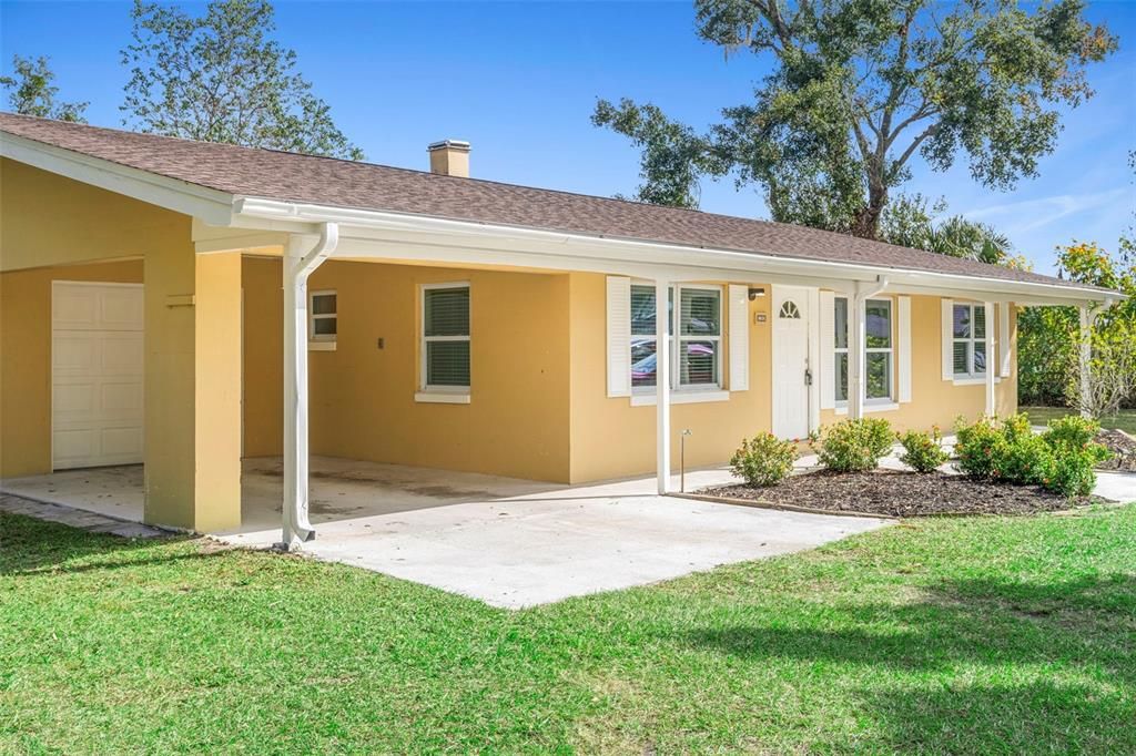 Active With Contract: $350,000 (4 beds, 2 baths, 1598 Square Feet)