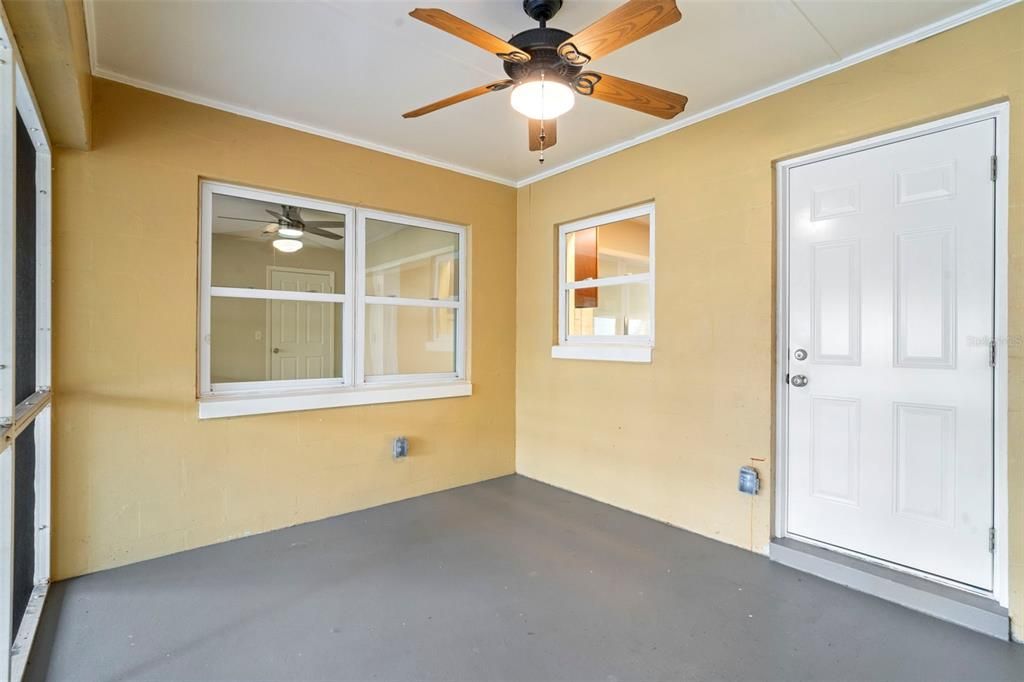 Active With Contract: $350,000 (4 beds, 2 baths, 1598 Square Feet)