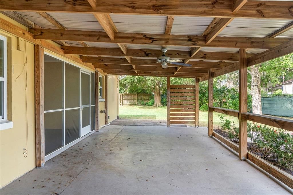 Active With Contract: $350,000 (4 beds, 2 baths, 1598 Square Feet)