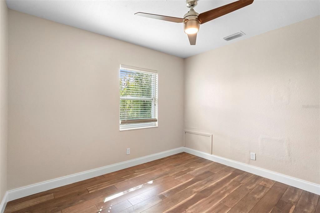 Active With Contract: $350,000 (4 beds, 2 baths, 1598 Square Feet)