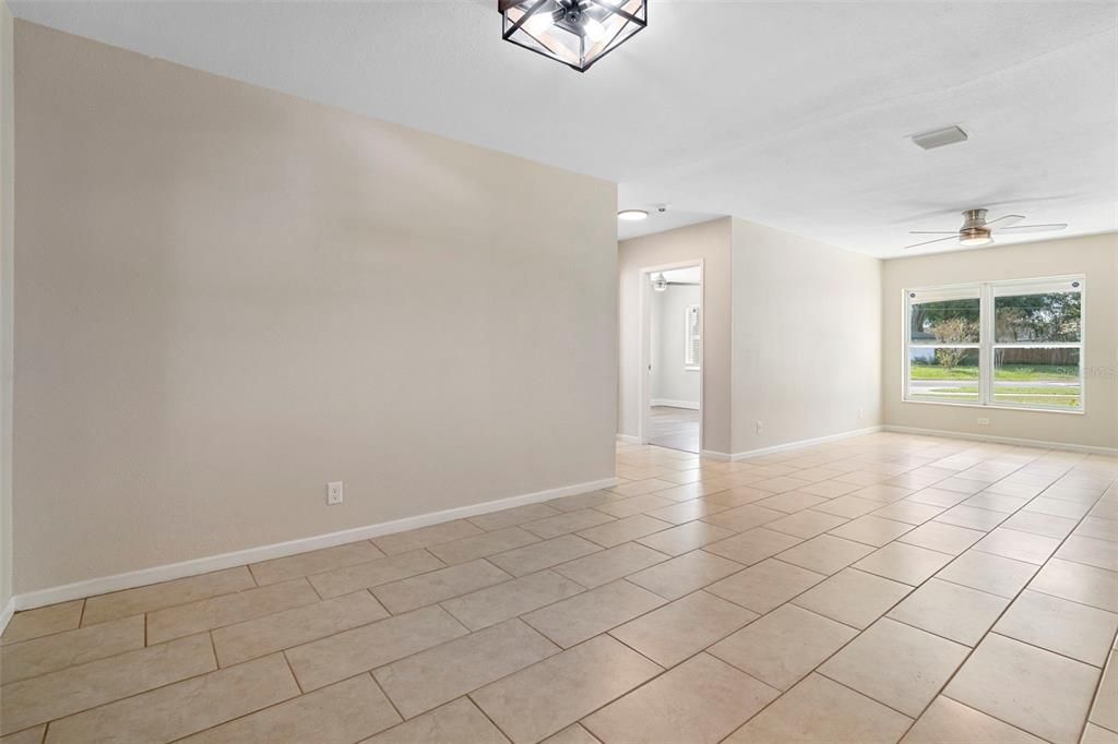 Active With Contract: $350,000 (4 beds, 2 baths, 1598 Square Feet)