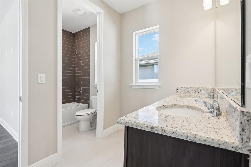 待售: $999,000 (5 贝兹, 4 浴室, 2814 平方英尺)