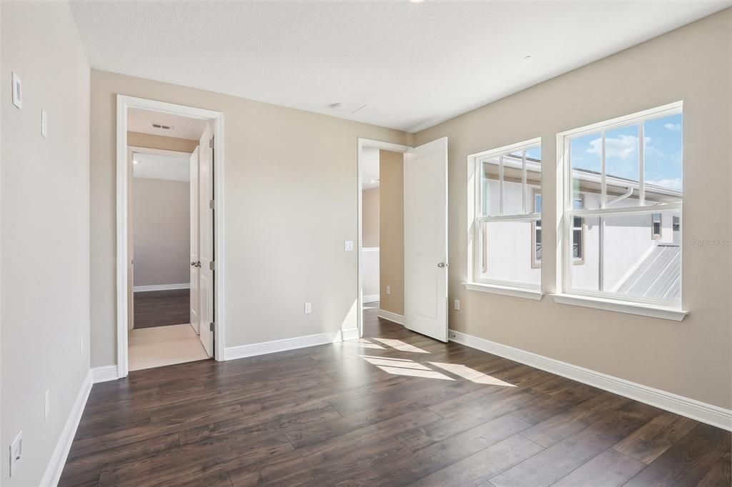 待售: $999,000 (5 贝兹, 4 浴室, 2814 平方英尺)