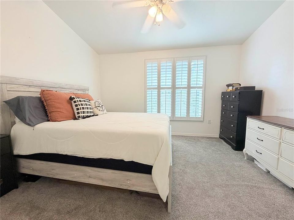 For Sale: $210,000 (2 beds, 2 baths, 1114 Square Feet)