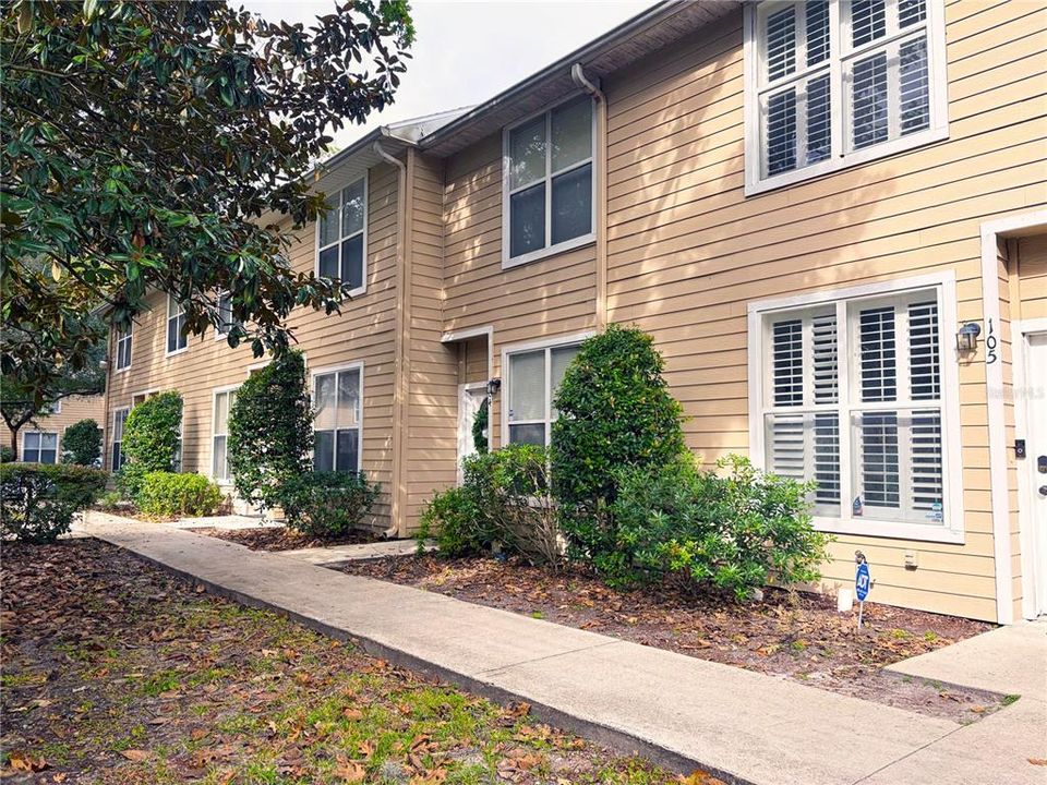 For Sale: $210,000 (2 beds, 2 baths, 1114 Square Feet)