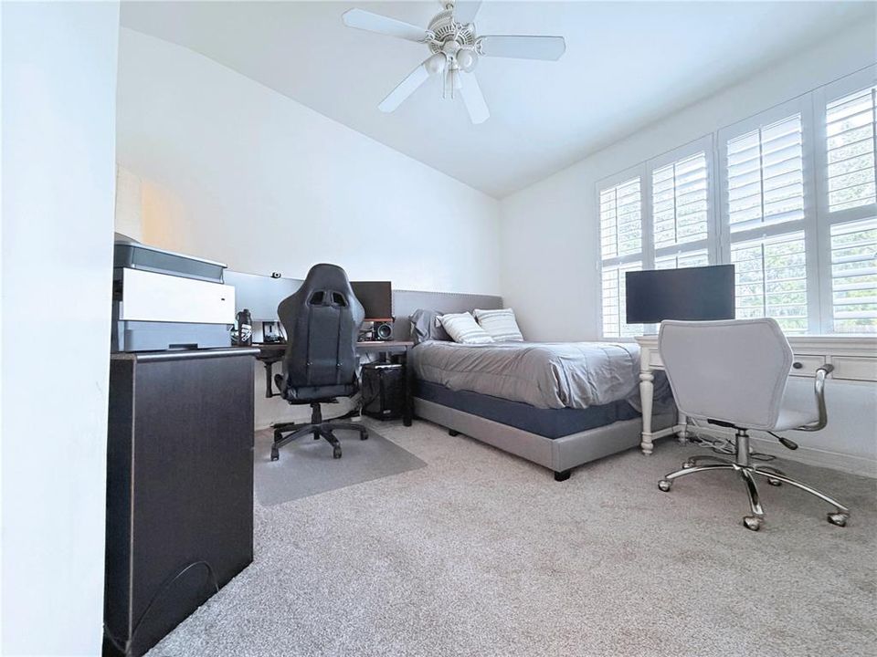 For Sale: $210,000 (2 beds, 2 baths, 1114 Square Feet)