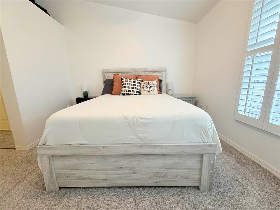 For Sale: $210,000 (2 beds, 2 baths, 1114 Square Feet)