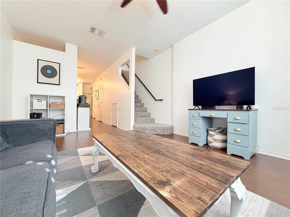 For Sale: $210,000 (2 beds, 2 baths, 1114 Square Feet)