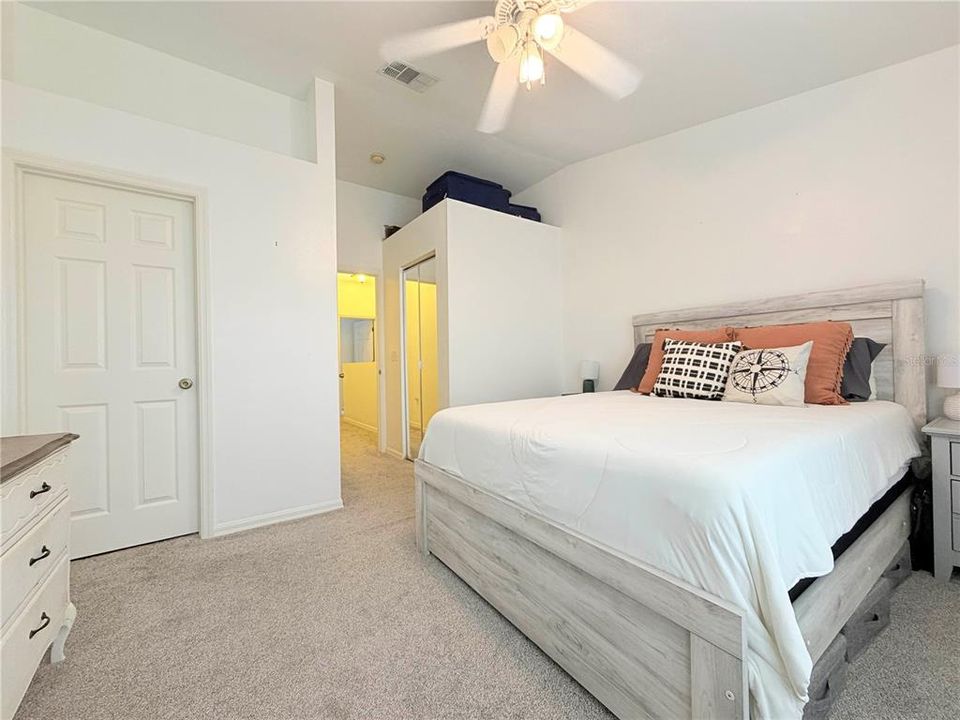 For Sale: $210,000 (2 beds, 2 baths, 1114 Square Feet)