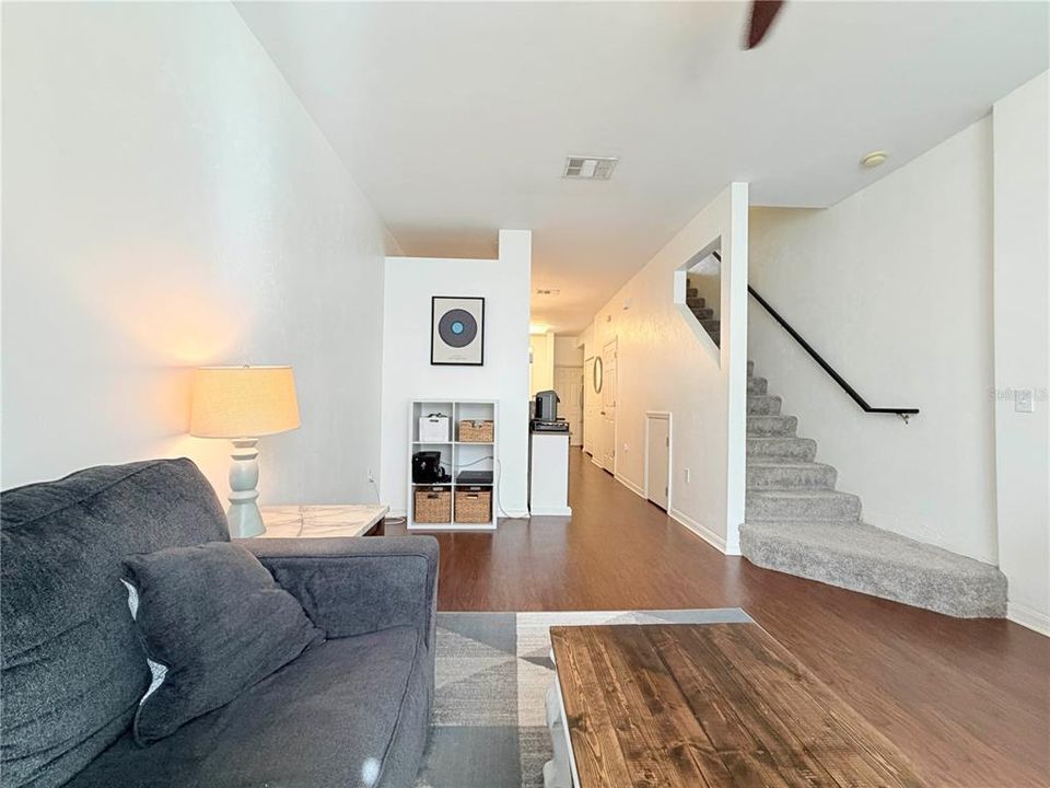 For Sale: $210,000 (2 beds, 2 baths, 1114 Square Feet)