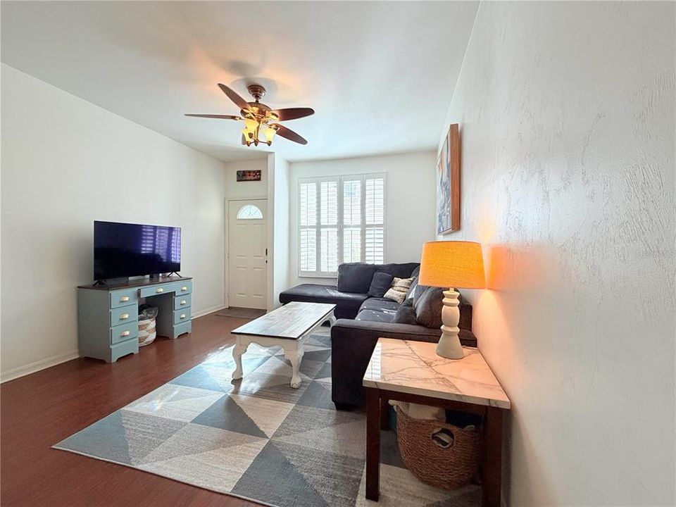 For Sale: $210,000 (2 beds, 2 baths, 1114 Square Feet)