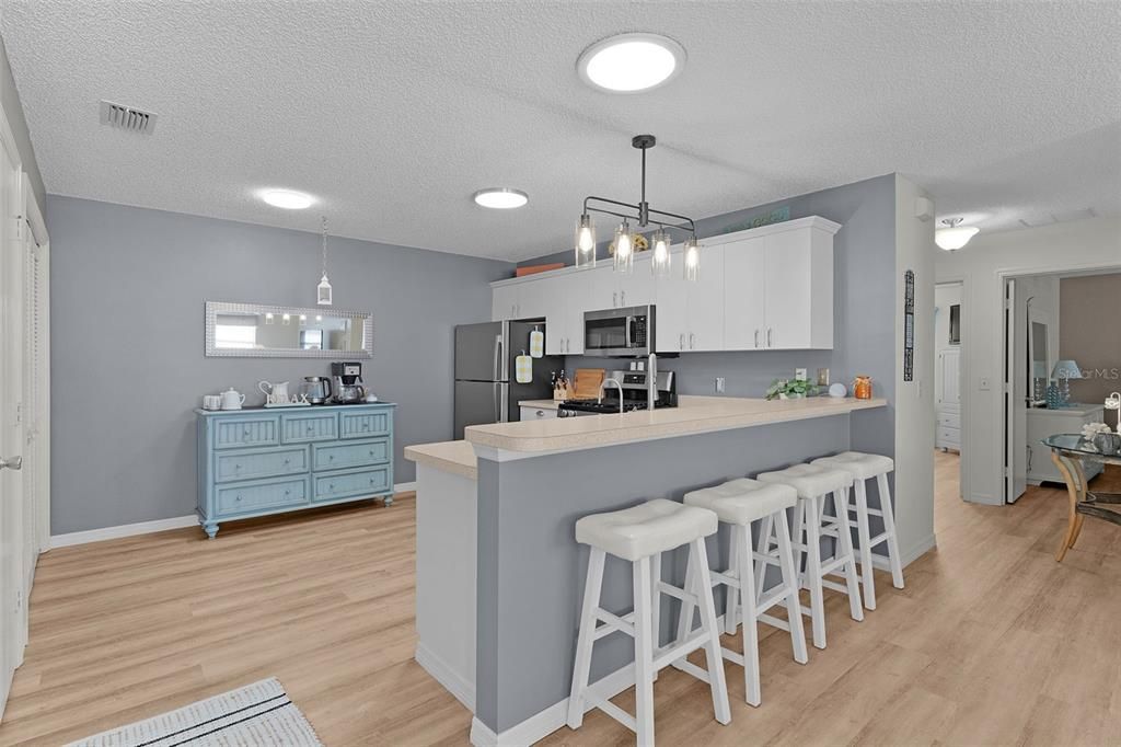 For Sale: $295,000 (2 beds, 2 baths, 1156 Square Feet)