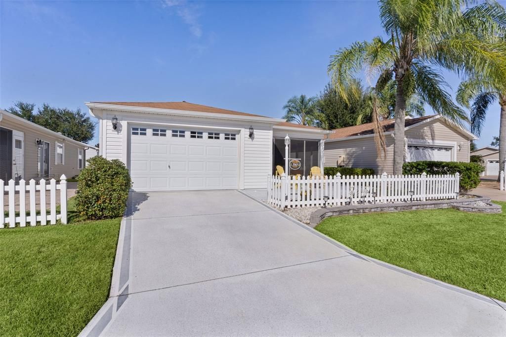 For Sale: $295,000 (2 beds, 2 baths, 1156 Square Feet)