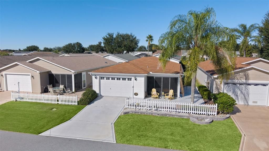 For Sale: $295,000 (2 beds, 2 baths, 1156 Square Feet)