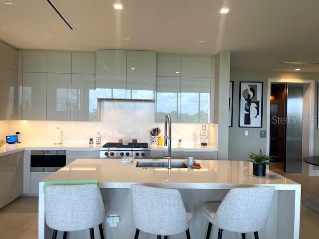 В аренду: $25,000 (1 спален, 1 ванн, 1721 Квадратных фут)