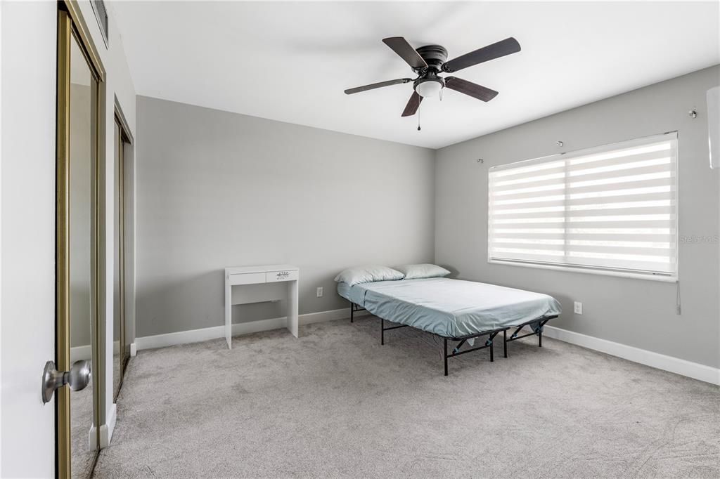 For Sale: $210,000 (1 beds, 1 baths, 612 Square Feet)