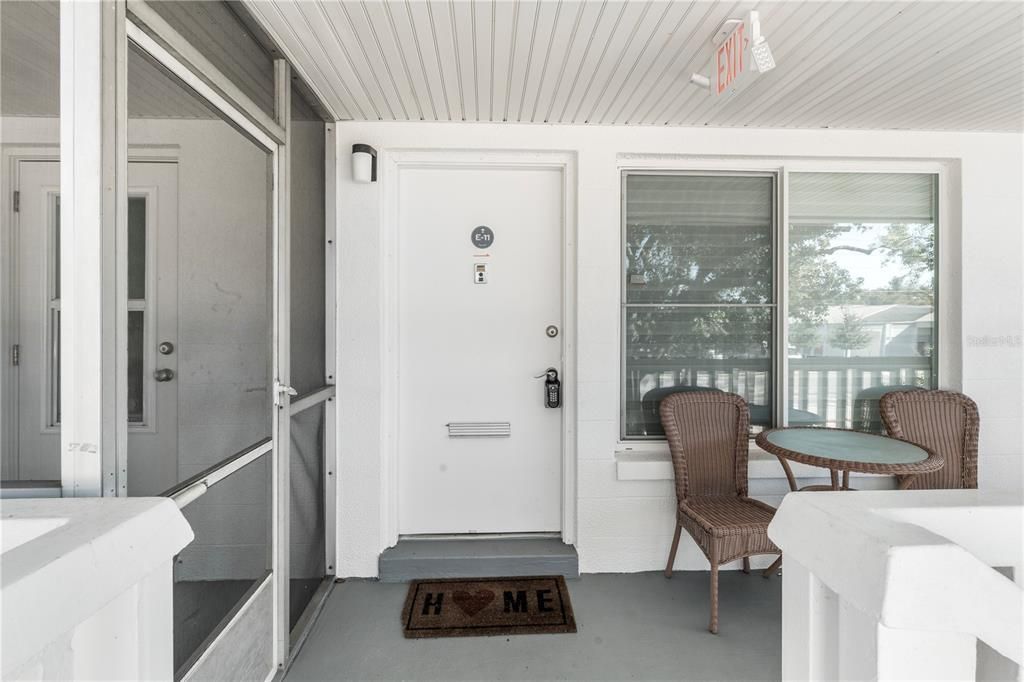 For Sale: $210,000 (1 beds, 1 baths, 612 Square Feet)