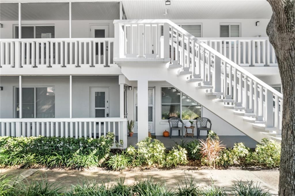 For Sale: $210,000 (1 beds, 1 baths, 612 Square Feet)