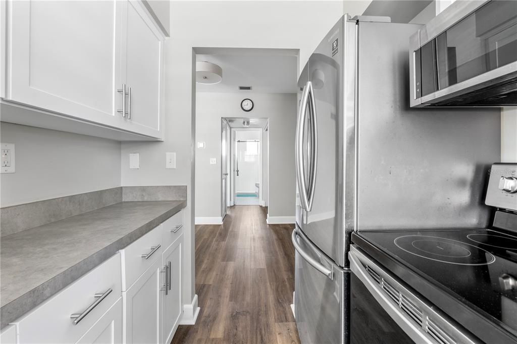 For Sale: $210,000 (1 beds, 1 baths, 612 Square Feet)