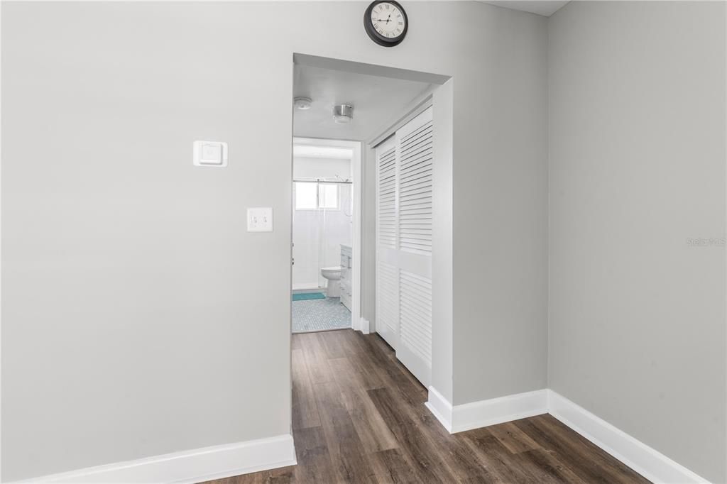 For Sale: $210,000 (1 beds, 1 baths, 612 Square Feet)