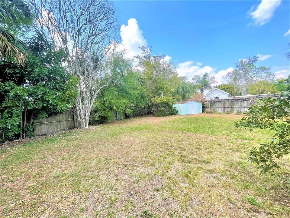 出租: $1,850 (2 贝兹, 1 浴室, 840 平方英尺)