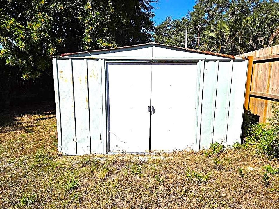 出租: $1,850 (2 贝兹, 1 浴室, 840 平方英尺)