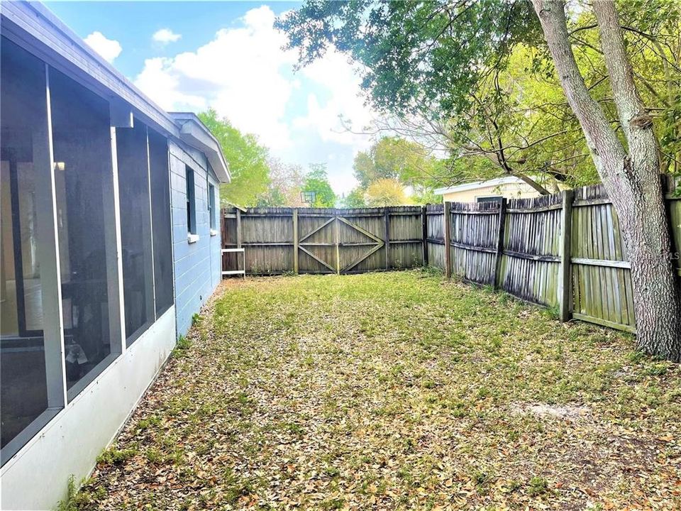 出租: $1,850 (2 贝兹, 1 浴室, 840 平方英尺)