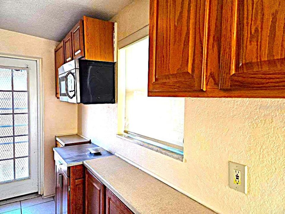 出租: $1,850 (2 贝兹, 1 浴室, 840 平方英尺)