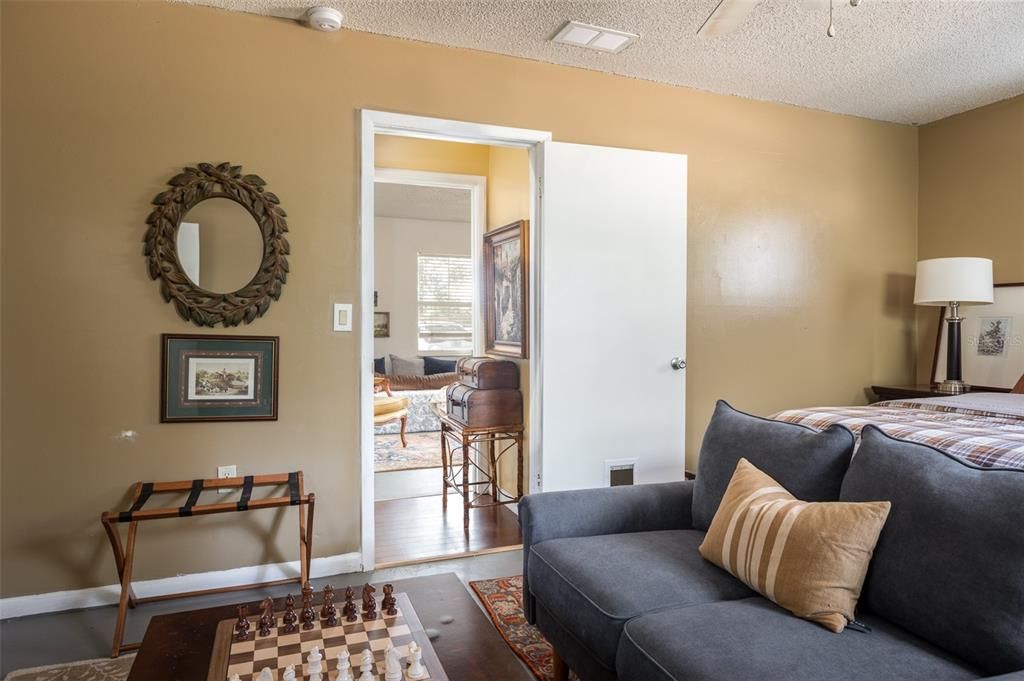 For Sale: $259,900 (3 beds, 1 baths, 1512 Square Feet)