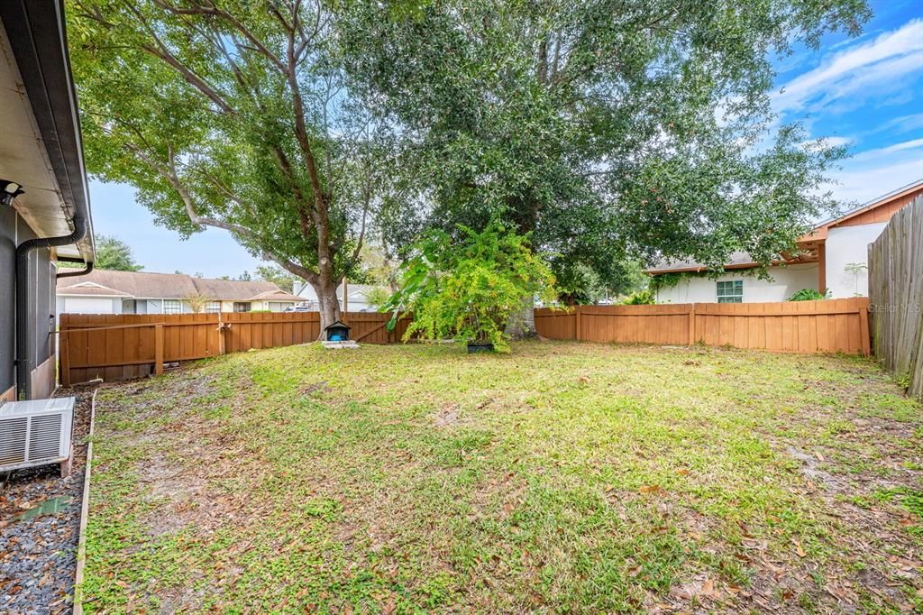 Active With Contract: $275,000 (3 beds, 2 baths, 1079 Square Feet)