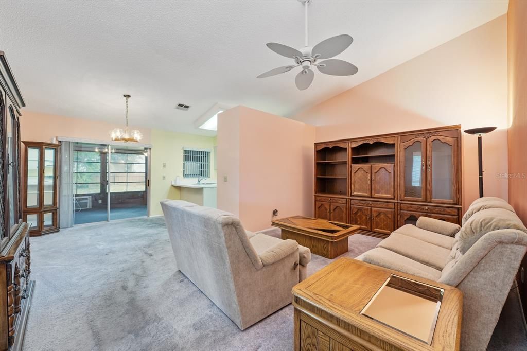 Active With Contract: $275,000 (3 beds, 2 baths, 1079 Square Feet)