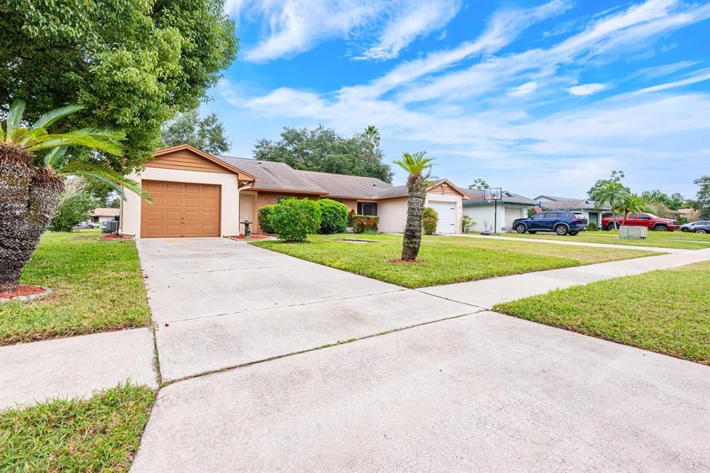 Active With Contract: $275,000 (3 beds, 2 baths, 1079 Square Feet)