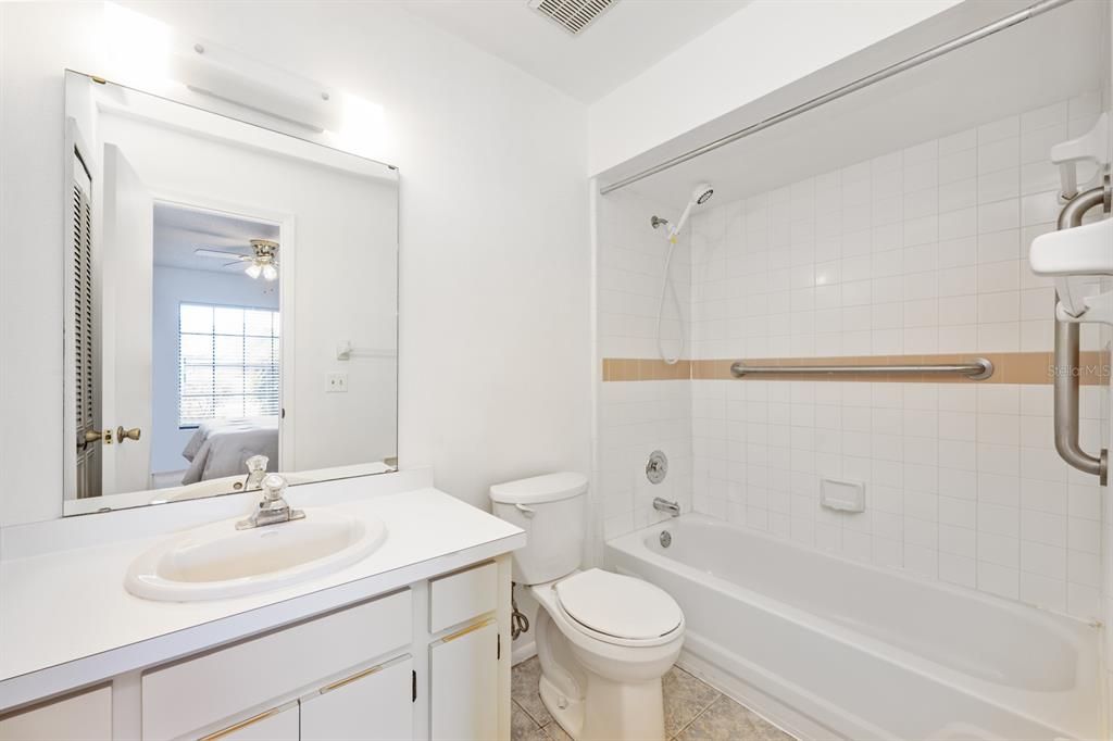 Active With Contract: $275,000 (3 beds, 2 baths, 1079 Square Feet)