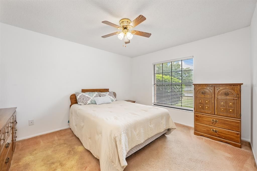 Active With Contract: $275,000 (3 beds, 2 baths, 1079 Square Feet)