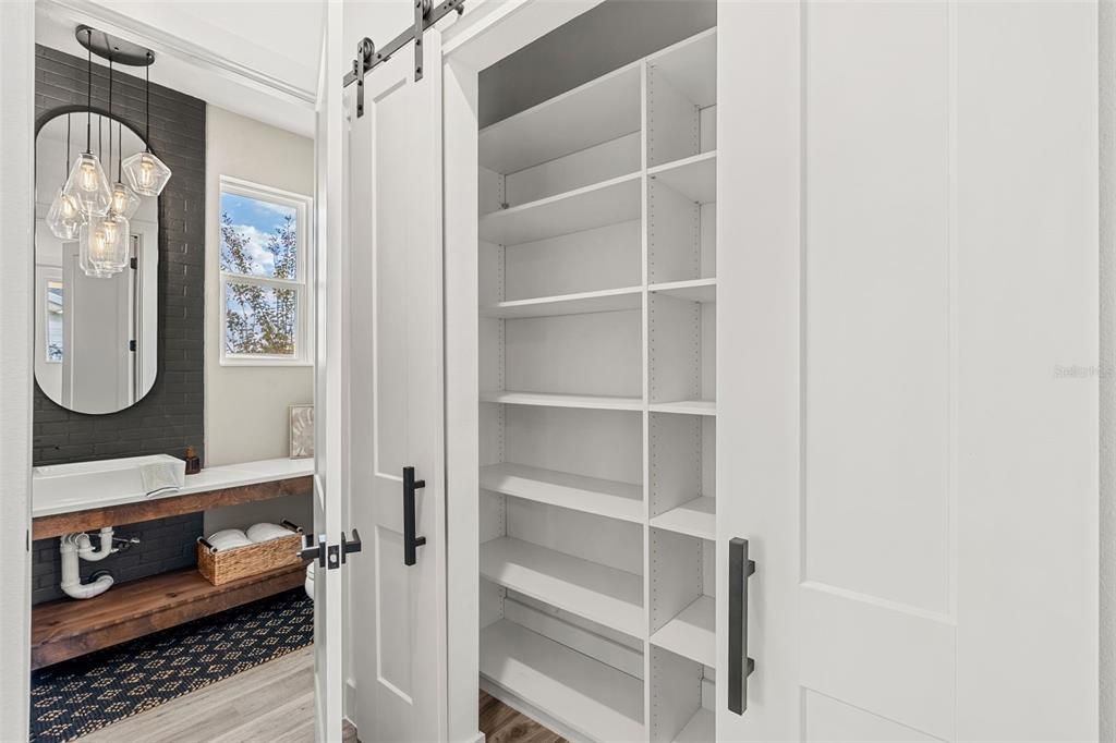 На продажу: $825,000 (3 спален, 2 ванн, 2375 Квадратных фут)