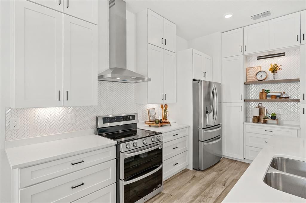 На продажу: $825,000 (3 спален, 2 ванн, 2375 Квадратных фут)