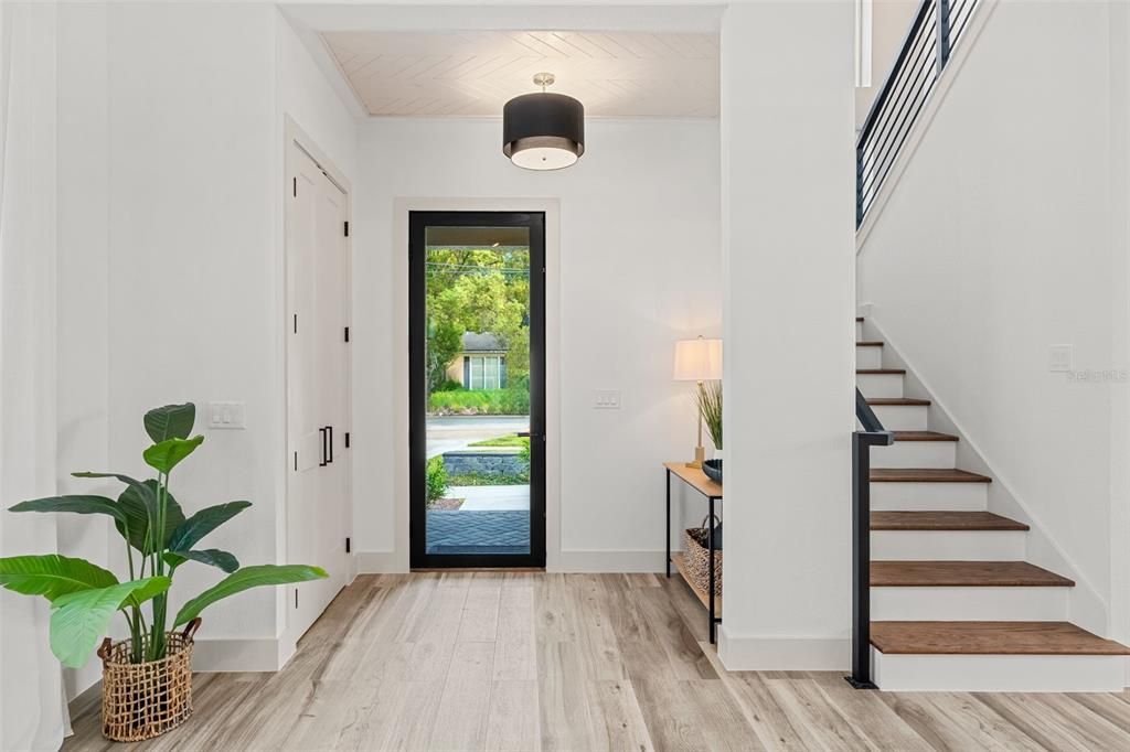 На продажу: $825,000 (3 спален, 2 ванн, 2375 Квадратных фут)