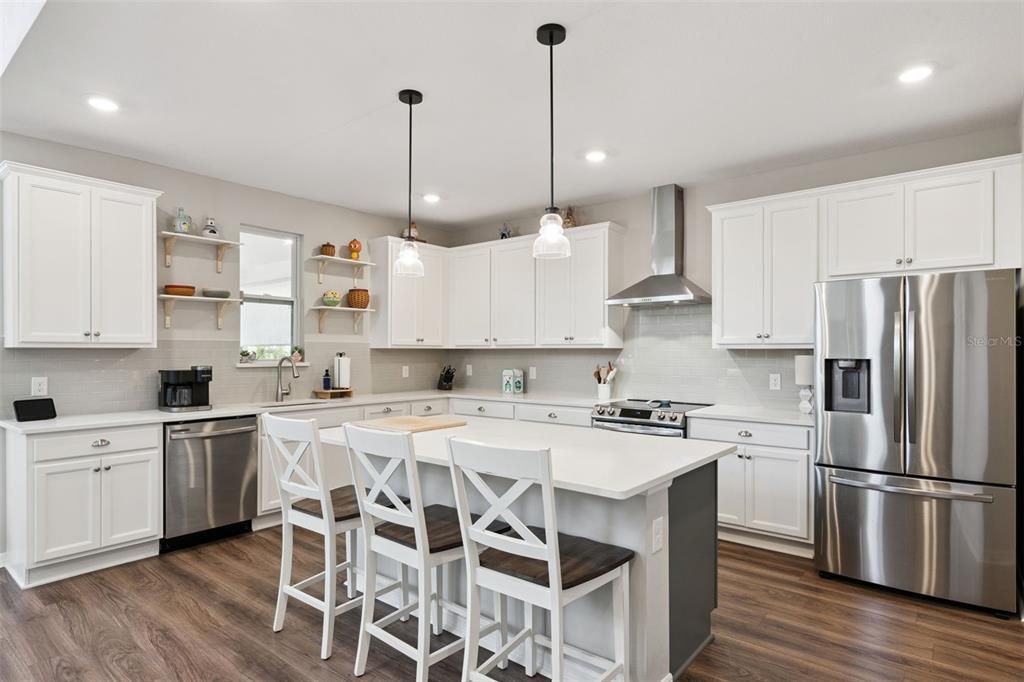 Под контрактом: $899,999 (4 спален, 3 ванн, 3101 Квадратных фут)