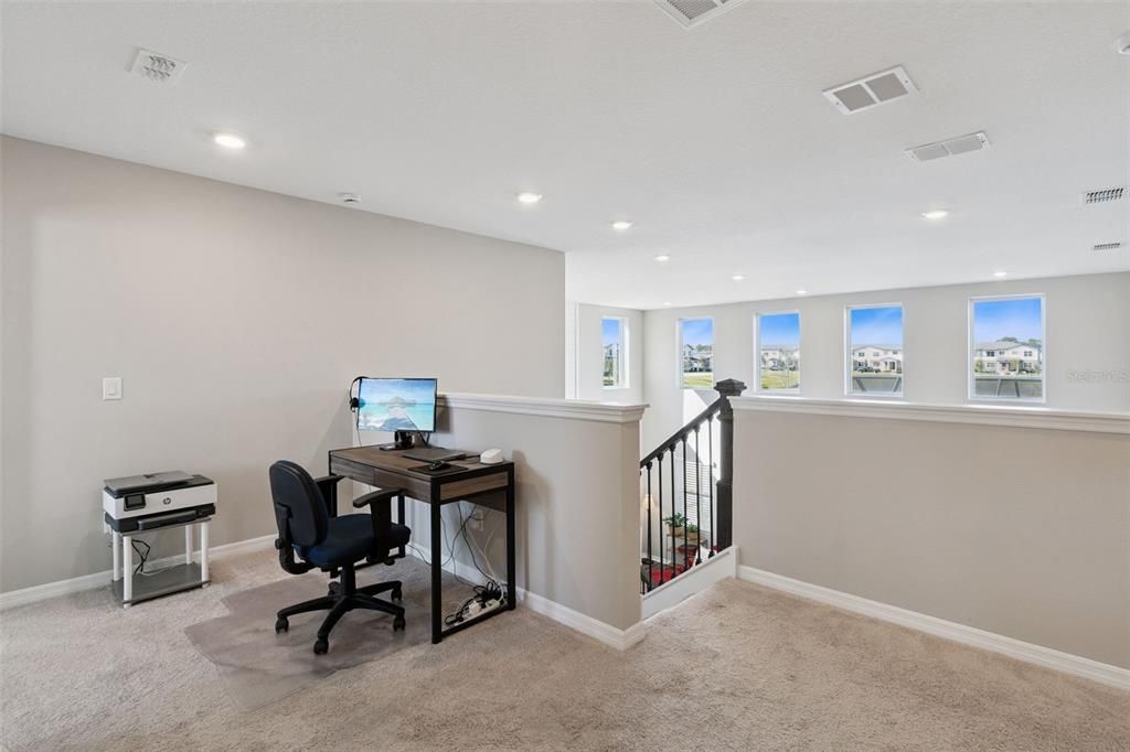 Под контрактом: $899,999 (4 спален, 3 ванн, 3101 Квадратных фут)