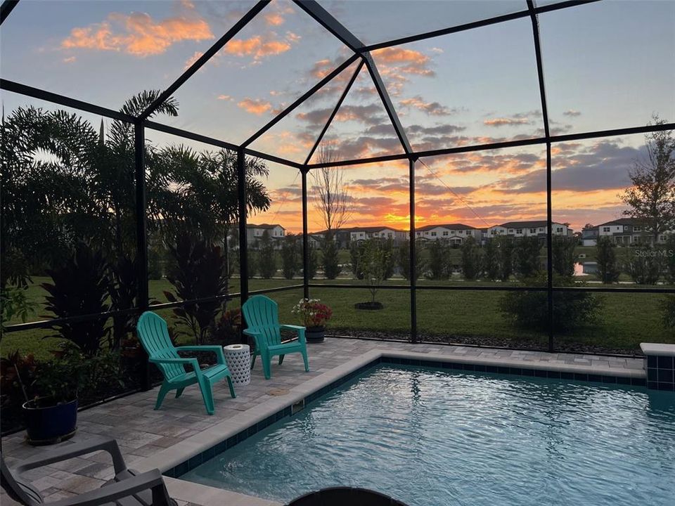 Под контрактом: $899,999 (4 спален, 3 ванн, 3101 Квадратных фут)