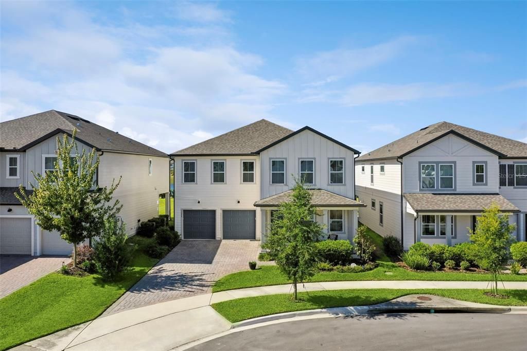 Под контрактом: $899,999 (4 спален, 3 ванн, 3101 Квадратных фут)