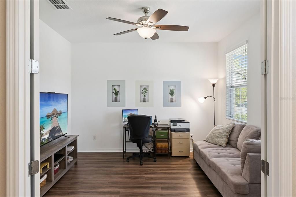 Под контрактом: $899,999 (4 спален, 3 ванн, 3101 Квадратных фут)